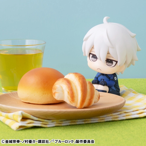 Lookup Yoichi Isagi & Seishiro Nagi Japanese National Player Match Ver. (with gift) Gender Neutral Staircase Decor