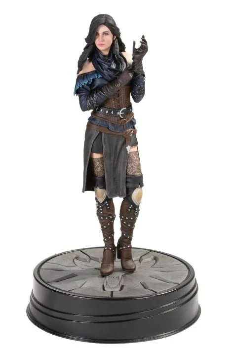 Dark Horse Comics Witcher 3 Wild Hunt Yennefer (2nd Edition) PVC Statue Dynamic Sculpture Weapon Prop