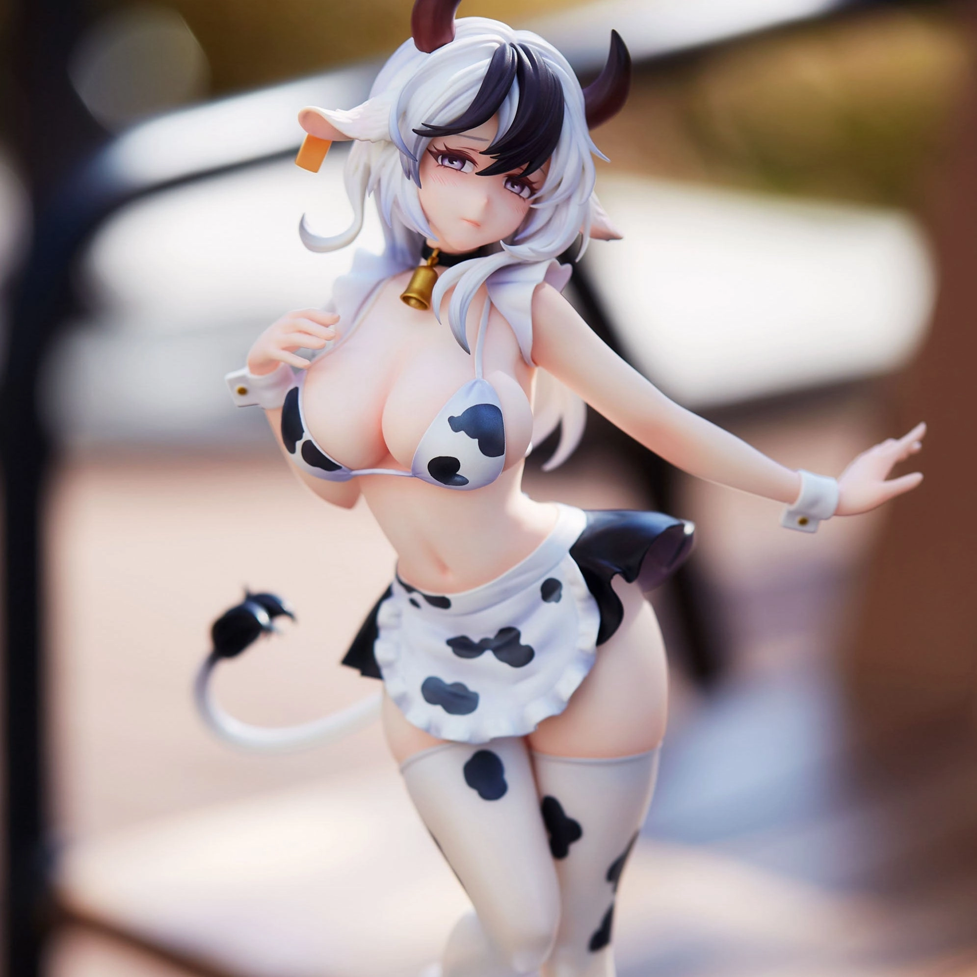 Milk Girls Black and White Ver. Articulated Joint
