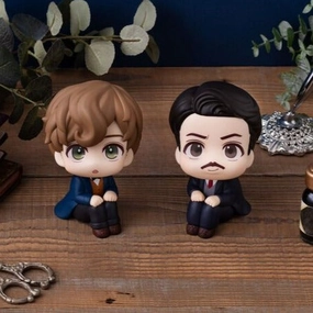 Window Sill Lookup Newt Scamander ?? Jacob Kowalski (with gift)