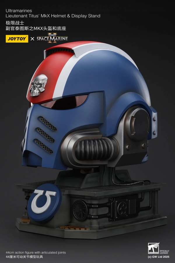 Comet Orbit WARHAMMER Ultramarines Lieutenant Titus' MKX Helmet & Display Stand